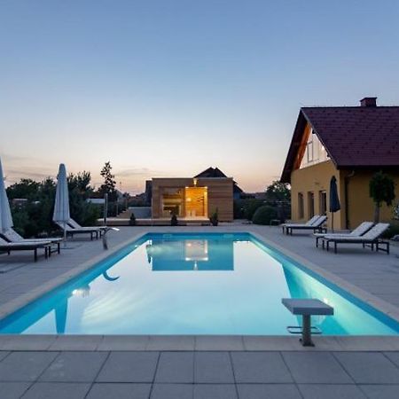 Vila Izabela Križevci pri Ljutomeru 외부 사진